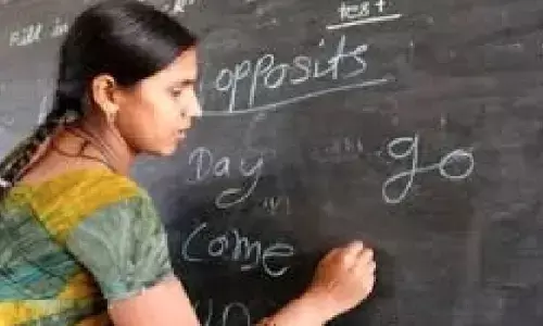 अब  सर्विस बुक में दर्ज होगी शिक्षकों की उच्च शैक्षणिक योग्यता, आघाडी की पहल से शिक्षकों को बड़ी राहत