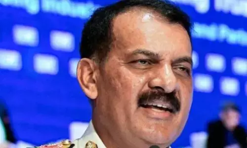 भारतीय नौसेना प्रमुख 4 दिवसीय श्रीलंका दौरे पर,  प्रधानमंत्री डॉ हरिनी अमरसूर्या से करेंगे मुलाकात भारतीय नौसेना प्रमुख 4 दिवसीय श्रीलंका दौरे पर,  प्रधानमंत्री डॉ हरिनी अमरसूर्या से करेंगे मुलाकात