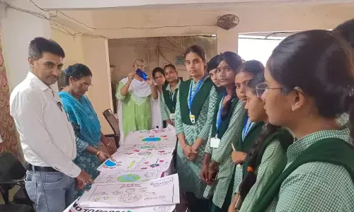 शासकीय कन्या महाविद्यालय में निबंध एवं नशा मुक्ति पर पोस्टर निर्माण प्रतियोगिता आयोजित