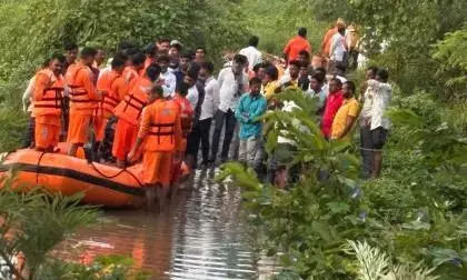 एनडीआरएफ ने गर्भवती महिला को सुरक्षित पहुंचाया अस्पताल, बाढ़ की चपेट में कई गांव एनडीआरएफ ने गर्भवती महिला को सुरक्षित पहुंचाया अस्पताल, बाढ़ की चपेट में कई गांव
