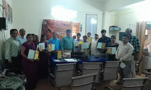 विकल्प कार्यक्रम के तहत अधिकारियों व कर्मचारियों को किया गया सम्मानित विकल्प कार्यक्रम के तहत अधिकारियों व कर्मचारियों को किया गया सम्मानित