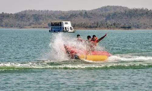 कुदरत की खूबसूरती के बीच अवसरों का समंदर बस जरूरत है पानी में चलने के तरीके बदलने की