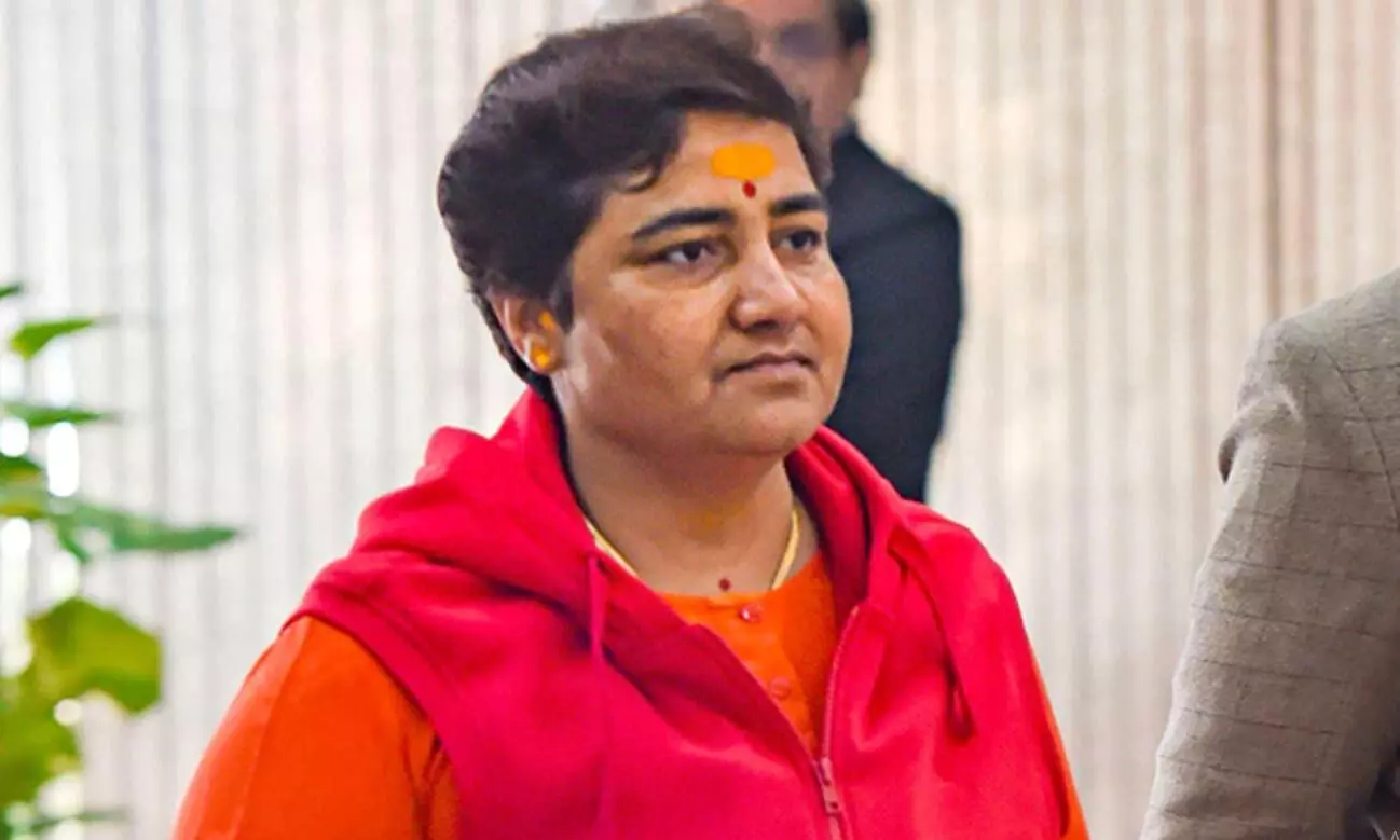 बीजेपी नेता प्रज्ञा ने कहा विधर्मी मंदिर के पास प्रसाद बांटते मिले तो करो ठुकाई, उनसे न प्रसाद खरीदें न बेचने दें बीजेपी नेता प्रज्ञा ने कहा विधर्मी मंदिर के पास प्रसाद बांटते मिले तो करो ठुकाई, उनसे न प्रसाद खरीदें न बेचने दें
