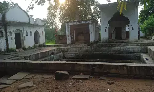 उपेक्षित विरासत-गौर का चौपड़ा धार्मिक स्थल, सुविधा विहीन मार्ग से श्रद्धालुओं को भारी परेशानी उपेक्षित विरासत-गौर का चौपड़ा धार्मिक स्थल, सुविधा विहीन मार्ग से श्रद्धालुओं को भारी परेशानी