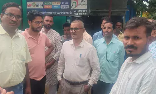 एसडीएम शाहनगर ने रैपुरा पहुंचकर धान के रजिस्ट्रेशन प्रक्रिया के लिए तय किया स्थान एसडीएम शाहनगर ने रैपुरा पहुंचकर धान के रजिस्ट्रेशन प्रक्रिया के लिए तय किया स्थान