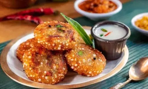 नवरात्रि में रखा है व्रत, तो साबूदाना वड़े की इस रेसिपी को जरूर करें ट्राई, मन हो जाएगा खुश