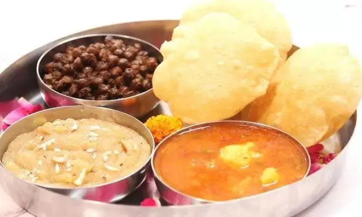 नवरात्रि में कर रहे हैं कन्या भोज, तो यहां देखें पूरी थाली बनाने की सामग्री, आपकी सारी कंजक पेट भरकर खाएंगी खाना