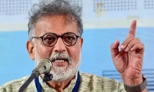 महात्मा गांधी के परपोते तुषार गांधी ने नागपुर स्थित दीक्षाभूमि से शुरु किया आरएसएस के खिलाफ पैदल मार्च