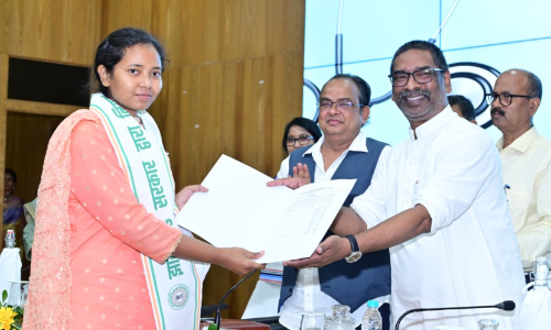 मुख्यमंत्री हेमन्त सोरेन ने स्वास्थ्य विभाग के अंतर्गत नवनियुक्त सहायक  प्राध्यापको, दन्त चिकित्सकों एवं चिकित्सा पदाधिकारियों को दुर्गा पूजोत्सव के अवसर पर दिया  बड़ा उपहार, सौंपा नियुक्ति पत्र