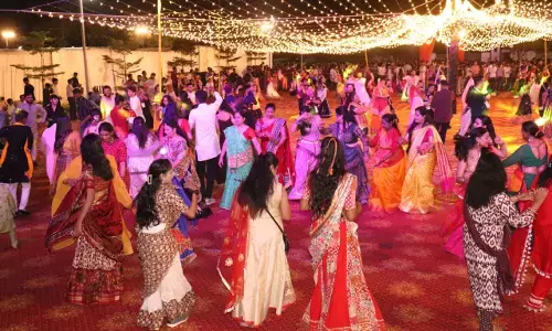 रबीन्द्रनाथ टैगोर विश्वविद्यालय में गरबा महोत्सव का भव्य आयोजन रबीन्द्रनाथ टैगोर विश्वविद्यालय में गरबा महोत्सव का भव्य आयोजन