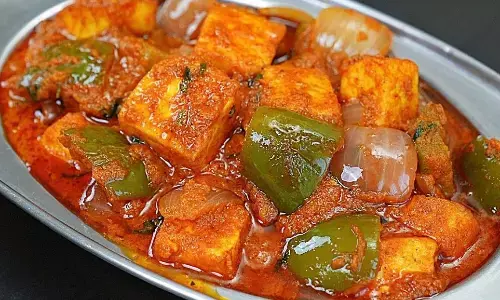 करवाचौथ पर बनाना है कुछ खास, तो कढ़ाई पनीर की इस रेसिपी को जरूर अपनाएं, खाने में आ जाएगा दोगुना मजा करवाचौथ पर बनाना है कुछ खास, तो कढ़ाई पनीर की इस रेसिपी को जरूर अपनाएं, खाने में आ जाएगा दोगुना मजा