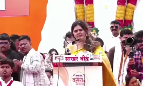धनंजय बोले - घोटाला मामले में अदालत से क्लीन चिट के बावजूद अब भी सजा भुगत रहा हूं, पंकजा ने कहा -  बच्चों की थाली से रोटी न छीनी जाए धनंजय बोले - घोटाला मामले में अदालत से क्लीन चिट के बावजूद अब भी सजा भुगत रहा हूं, पंकजा ने कहा -  बच्चों की थाली से रोटी न छीनी जाए