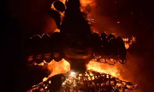 धूमधाम से मनाया गया दशहरा, रावण दहन देखने उमड़ी भीड़ - सांस्कृतिक झलकियों के कारण रोमांचक रहा