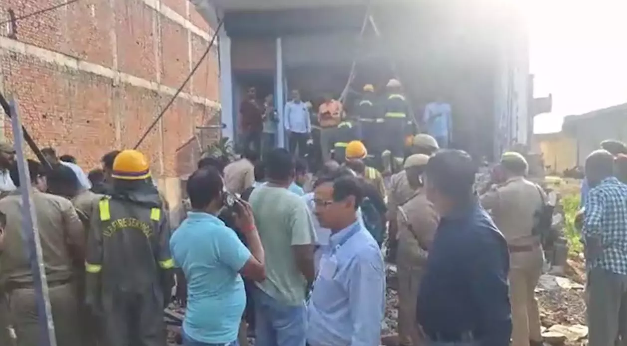 फर्रूखाबाद की कोचिंग सेंटर में ब्लास्ट से 2 लोगों की मौत, 5 घायल फर्रूखाबाद की कोचिंग सेंटर में ब्लास्ट से 2 लोगों की मौत, 5 घायल