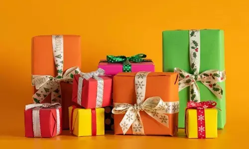 महंगे गहने नहीं...इस करवा चौथ पत्नी को दें कुछ ऐसा जिसे देख कर उनकी आंखें हो जाएंगी नम, देखें यूनिक ऑप्शन्स महंगे गहने नहीं...इस करवा चौथ पत्नी को दें कुछ ऐसा जिसे देख कर उनकी आंखें हो जाएंगी नम, देखें यूनिक ऑप्शन्स