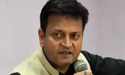 BJP प्रवक्ता अजय आलोक का तीखा हमला, AAP और कांग्रेस को बताया एक सिक्के के दो पहलू BJP प्रवक्ता अजय आलोक का तीखा हमला, AAP और कांग्रेस को बताया एक सिक्के के दो पहलू