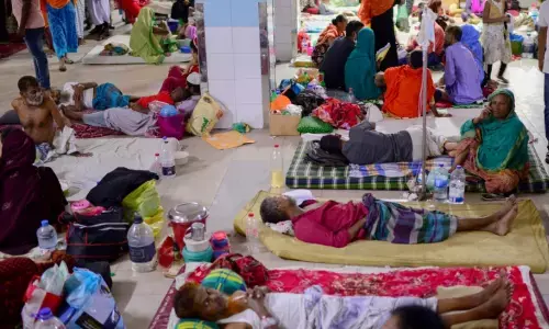 24 घंटे में 9 और लोगों की मौत, जानें कितने हैं एक्टिव केस 24 घंटे में 9 और लोगों की मौत, जानें कितने हैं एक्टिव केस