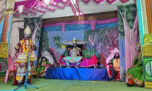 श्री जुगल किशोर मंदिर में चल रही रामलीला में रावण की सभा में अंगद ने जमाया पैर
