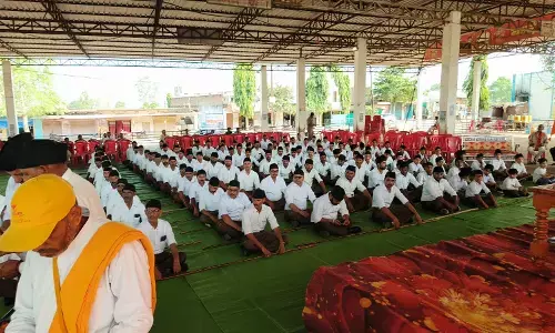 संघ के शाताब्दी वर्ष में रैपुरा में निकला पथ संचलन