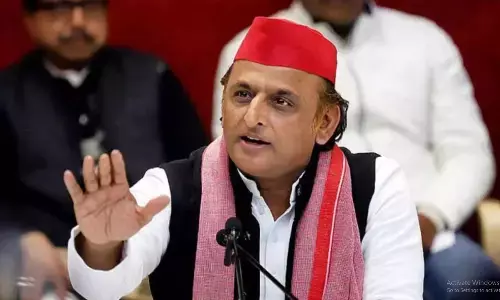 भाजपा और उसके संगी-साथी अपनी सत्ता... CJI पर जूता फेंकने के मामले में सपा चीफ ने दी प्रतिक्रिया भाजपा और उसके संगी-साथी अपनी सत्ता... CJI पर जूता फेंकने के मामले में सपा चीफ ने दी प्रतिक्रिया