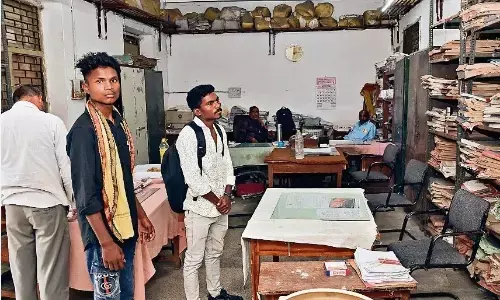 एक माह बाद खुला रादुविवि, खाली रहीं कुर्सियां एक माह बाद खुला रादुविवि, खाली रहीं कुर्सियां