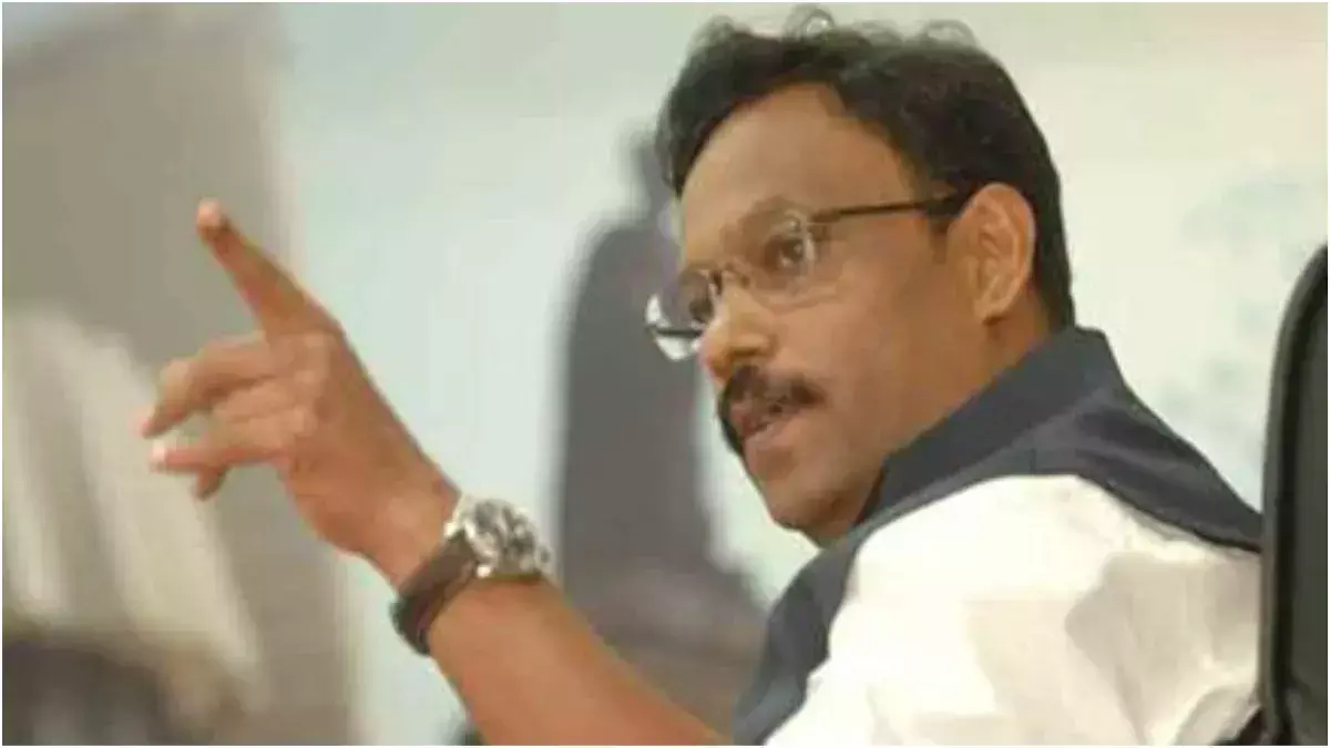 एनडीए गठबंधन में सीट बंटवारा मामले में चिराग पासवान को मनाने पहुंचे प्रधान और तावड़े एनडीए गठबंधन में सीट बंटवारा मामले में चिराग पासवान को मनाने पहुंचे प्रधान और तावड़े