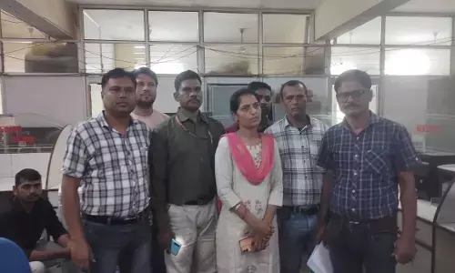 सीएमएचओ कार्यालय में लोकायुक्त का छापा, डाटा एंट्री ऑपरेटर २५०० रूपए की रिश्वत लेते रंगे हाथ पकड़ा