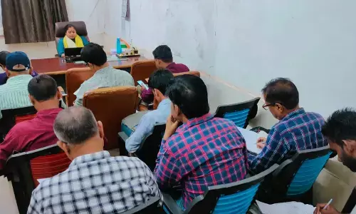 तहसीलदार ने ली राजस्व कार्यों की समीक्षा बैठक