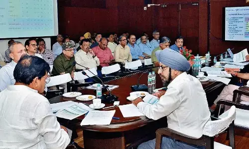 झूलती विद्युत लाइनों को व्यवस्थित करें रबी सीजन में न हो बिजली की किल्लत झूलती विद्युत लाइनों को व्यवस्थित करें रबी सीजन में न हो बिजली की किल्लत