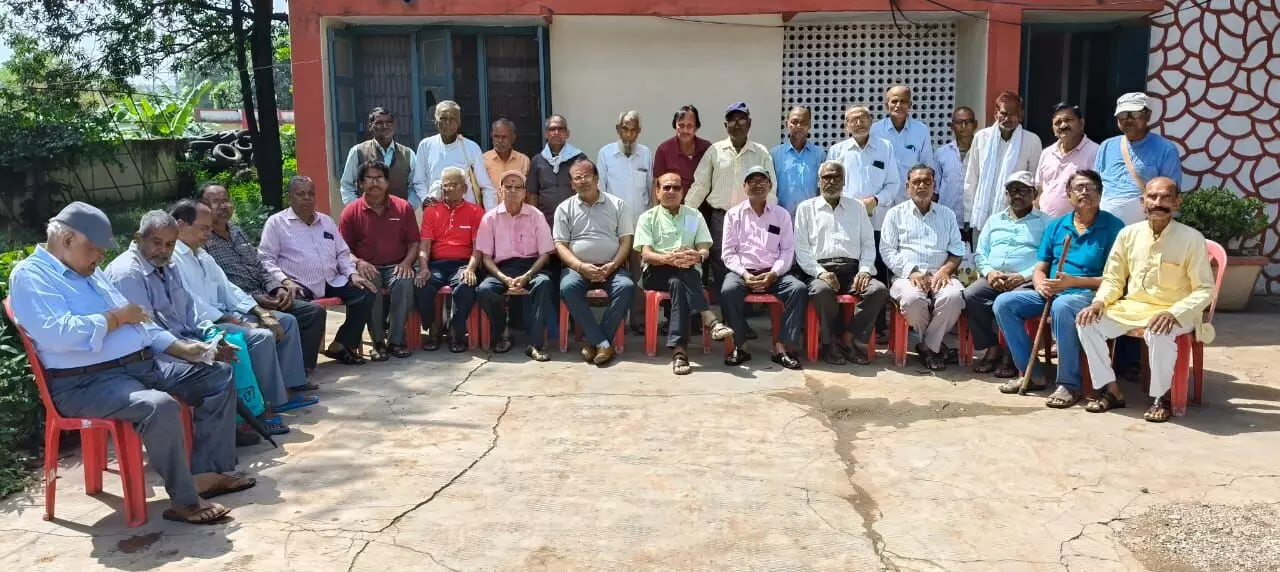 विद्युत पेंशनर्स हित रक्षक संघ की मासिक बैठक सम्पन्न विद्युत पेंशनर्स हित रक्षक संघ की मासिक बैठक सम्पन्न