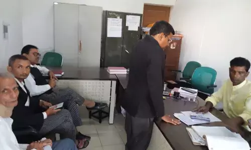 अधराड ग्राम में साफ-सफाई की बदहाल व्यवस्था की जानकारी सीईओ को देना शिक्षक को पडा भारी अधराड ग्राम में साफ-सफाई की बदहाल व्यवस्था की जानकारी सीईओ को देना शिक्षक को पडा भारी