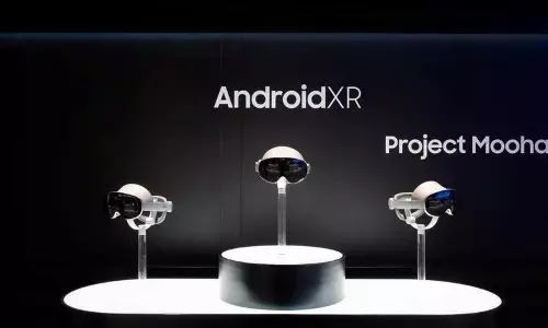 Samsung Galaxy XR हेडसेट के रेंडर हुए लीक, मिल सकते हैं ये धांसू फीचर्स Samsung Galaxy XR हेडसेट के रेंडर हुए लीक, मिल सकते हैं ये धांसू फीचर्स