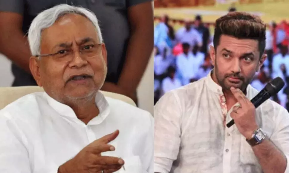 उधर RJD-BJP सीट छोड़ने को तैयार नहीं, इधर चिराग ने लगाई रट, NDA में सीट शेयरिंग को लेकर तनातनी! उधर RJD-BJP सीट छोड़ने को तैयार नहीं, इधर चिराग ने लगाई रट, NDA में सीट शेयरिंग को लेकर तनातनी!