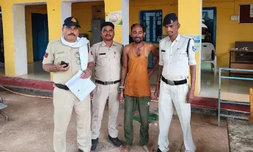 मामूली विवाद में युवक ने पत्नी समेत 1 साल की बेटी पर प्राणघातक हमला मामूली विवाद में युवक ने पत्नी समेत 1 साल की बेटी पर प्राणघातक हमला