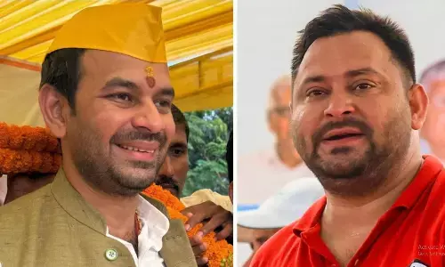 तेजस्वी यादव के चुनावी वादे पर तेज प्रताप यादव ने दी तीखी प्रतिक्रिया, सरकार बनाने को लेकर कह दी ये बात