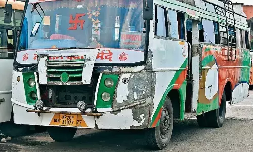 पर्व से पहले बढ़ेगा ट्रैफिक, बसों की फिटनेस पर फोकस नहीं, जोखिम में रहेगा यात्रियों का सफर पर्व से पहले बढ़ेगा ट्रैफिक, बसों की फिटनेस पर फोकस नहीं, जोखिम में रहेगा यात्रियों का सफर