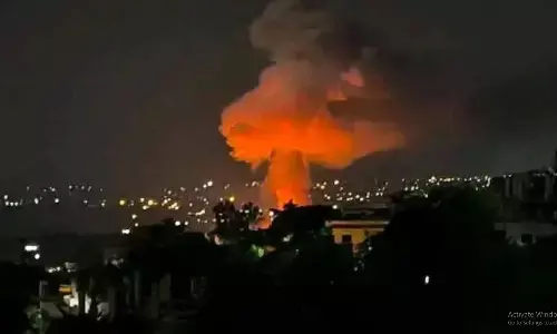 पाकिस्तान की सीमा में हमला, तालिबान ने पांच सैनिको और कई चौकियों को कब्जे में लेने का किया दावा पाकिस्तान की सीमा में हमला, तालिबान ने पांच सैनिको और कई चौकियों को कब्जे में लेने का किया दावा