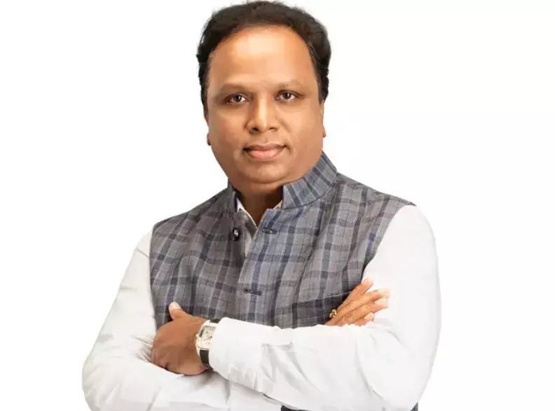 सूचना तकनीकी मंत्री आशीष शेलार के जनता दरबार में हंगामा, सावंत बोले - चुनाव में जनता सबक सिखाएगी सूचना तकनीकी मंत्री आशीष शेलार के जनता दरबार में हंगामा, सावंत बोले - चुनाव में जनता सबक सिखाएगी