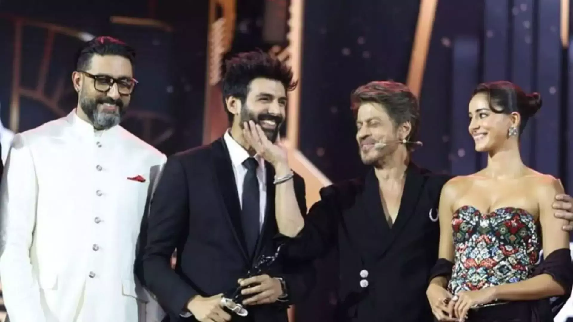 अभिषेक बच्चन-कार्तिक को मिला बेस्ट एक्टर का खिताब, आलिया भट्ट बनीं बेस्ट एक्ट्रेस, यहां देखें फिल्मफेयर विनर्स की लिस्ट