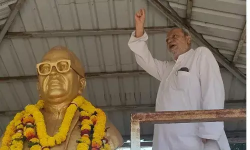समाजवादी चिंतक एवं विचारक रघु ठाकुर ने डॉ राममनोहर लोहिया की प्रतिमा पर किया माल्यार्पण समाजवादी चिंतक एवं विचारक रघु ठाकुर ने डॉ राममनोहर लोहिया की प्रतिमा पर किया माल्यार्पण
