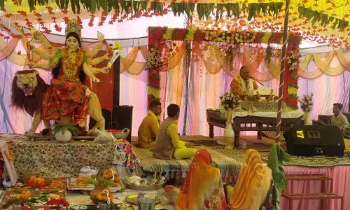 शक्ति स्वरूपा की कथा सुन श्रोता हुए मंत्रमुग्ध शक्ति स्वरूपा की कथा सुन श्रोता हुए मंत्रमुग्ध