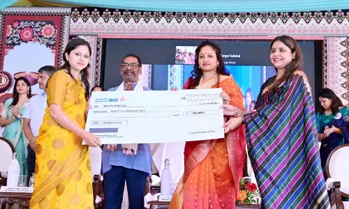 CM हेमन्त सोरेन ने रांची में आयोजित 5 दिवसीय झारखंड आईएएस ऑफिसर्स वाइव्स एसोसिएशन (जेसोवा) दिवाली मेला-2025 का विधिवत् उद्घाटन किया CM हेमन्त सोरेन ने रांची में आयोजित 5 दिवसीय झारखंड आईएएस ऑफिसर्स वाइव्स एसोसिएशन (जेसोवा) दिवाली मेला-2025 का विधिवत् उद्घाटन किया