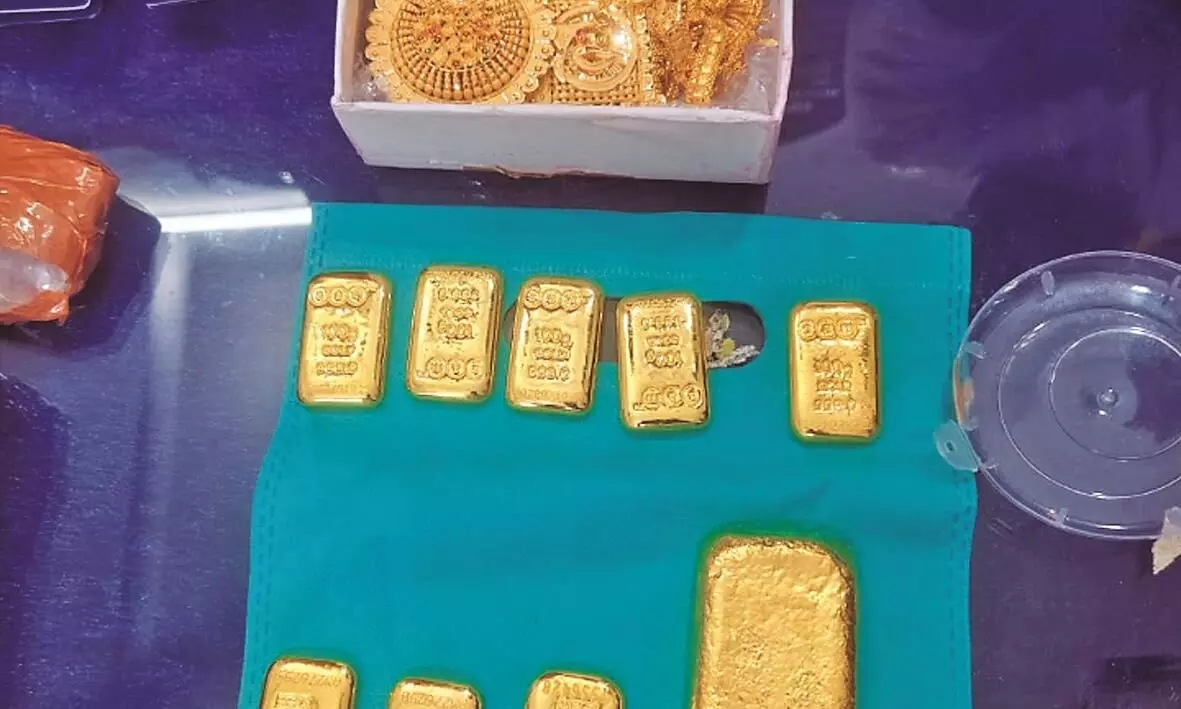 बिलासपुर-इतवारी इंटरसिटी में मिला 3.27 करोड़ का सोना बिलासपुर-इतवारी इंटरसिटी में मिला 3.27 करोड़ का सोना