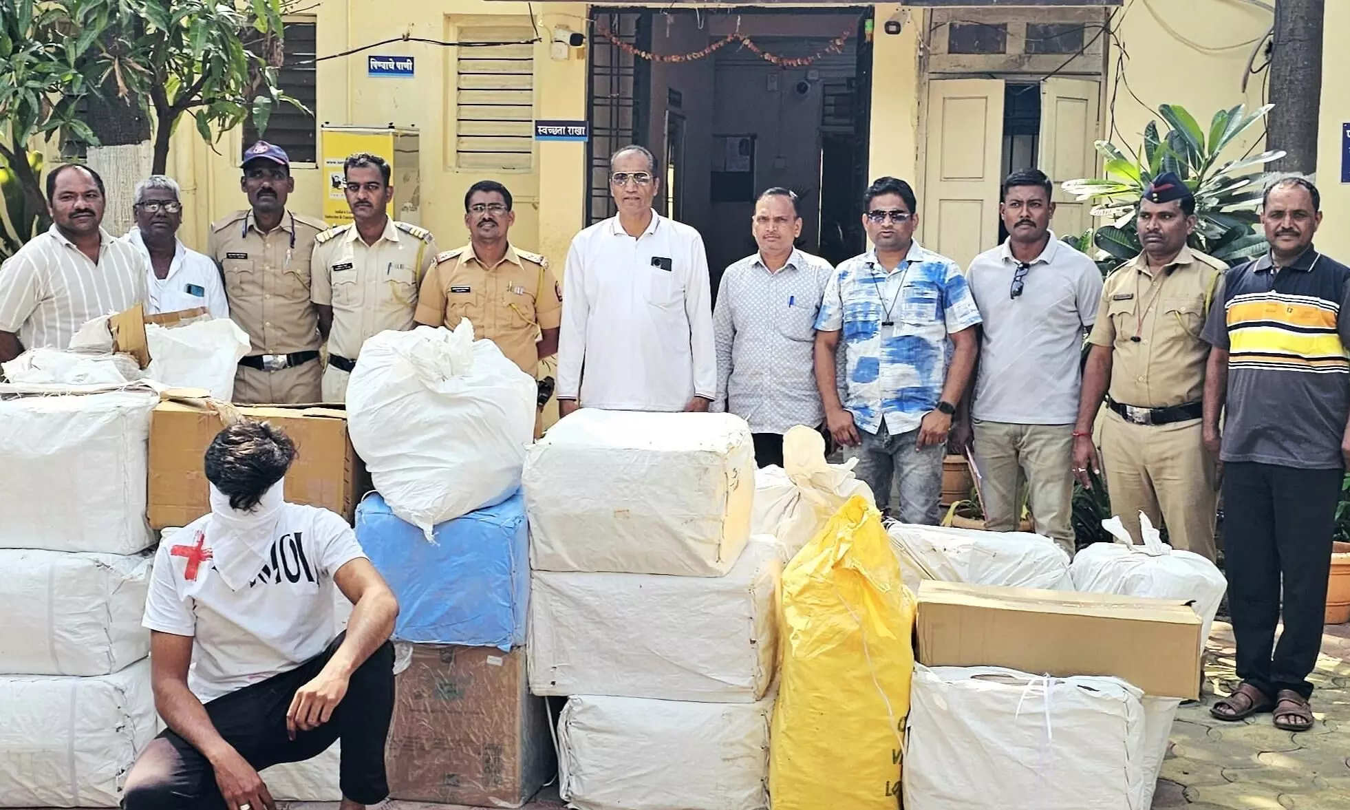 नहीं थम रहा है गुटखा व्यापार, 8 लाख से ज्यादा का माल जब्त - चार लोगों के खिलाफ मामले दर्ज नहीं थम रहा है गुटखा व्यापार, 8 लाख से ज्यादा का माल जब्त - चार लोगों के खिलाफ मामले दर्ज