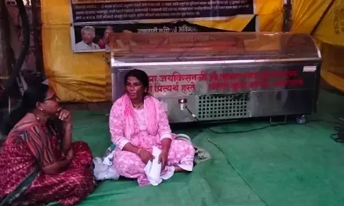 मांगों को लेकर 7 माह से अनशन पर बैठी वृद्धा की मौत मांगों को लेकर 7 माह से अनशन पर बैठी वृद्धा की मौत