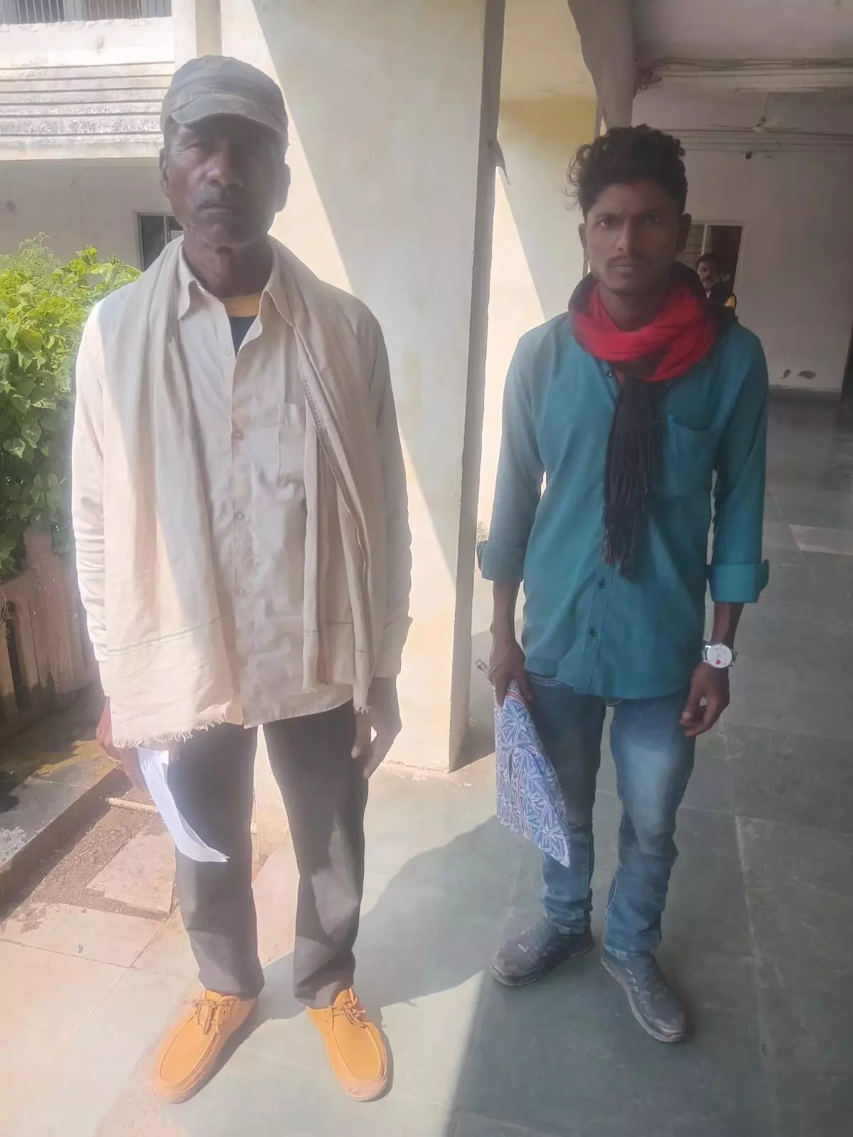 वर्षों पहले बनीं डब्लूबीएम सडक उखडी, शाहनगर के सोनमऊकला में नहीं जाते वाहन, ग्रामीण परेशान वर्षों पहले बनीं डब्लूबीएम सडक उखडी, शाहनगर के सोनमऊकला में नहीं जाते वाहन, ग्रामीण परेशान