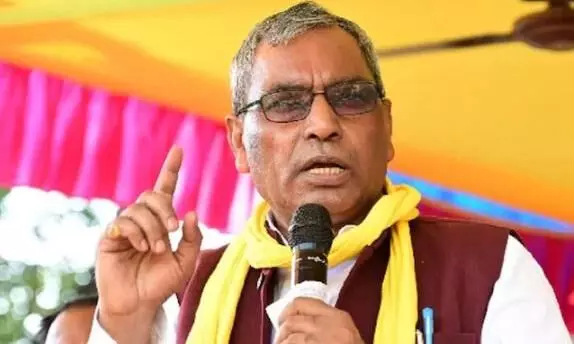 सुभासपा ने एनडीए की बढ़ाई टेंशन, बीजेपी और जदयू के खिलाफ उतारे अपने उम्मीदवार सुभासपा ने एनडीए की बढ़ाई टेंशन, बीजेपी और जदयू के खिलाफ उतारे अपने उम्मीदवार