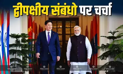 मंगोलियाई राष्ट्रपति खुरेलसुख उखना ने पीएम मोदी से की मुलाकात, द्विपक्षीय संबंंधों पर की चर्चा मंगोलियाई राष्ट्रपति खुरेलसुख उखना ने पीएम मोदी से की मुलाकात, द्विपक्षीय संबंंधों पर की चर्चा