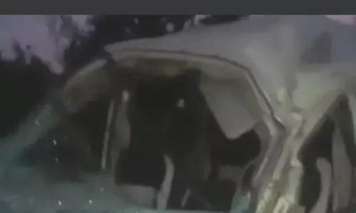 कार का पहिया खुलने से सवार हुए घायल कार का पहिया खुलने से सवार हुए घायल
