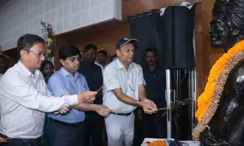 कल्याण मंत्री चमरा लिंडा ने डॉ रामदयाल मुंडा जनजाति शोध संस्थान में शुरू हो रहे धरती आबा आदिवासी फ़िल्म फेस्टिवल का किया उद्घाटन कल्याण मंत्री चमरा लिंडा ने डॉ रामदयाल मुंडा जनजाति शोध संस्थान में शुरू हो रहे धरती आबा आदिवासी फ़िल्म फेस्टिवल का किया उद्घाटन